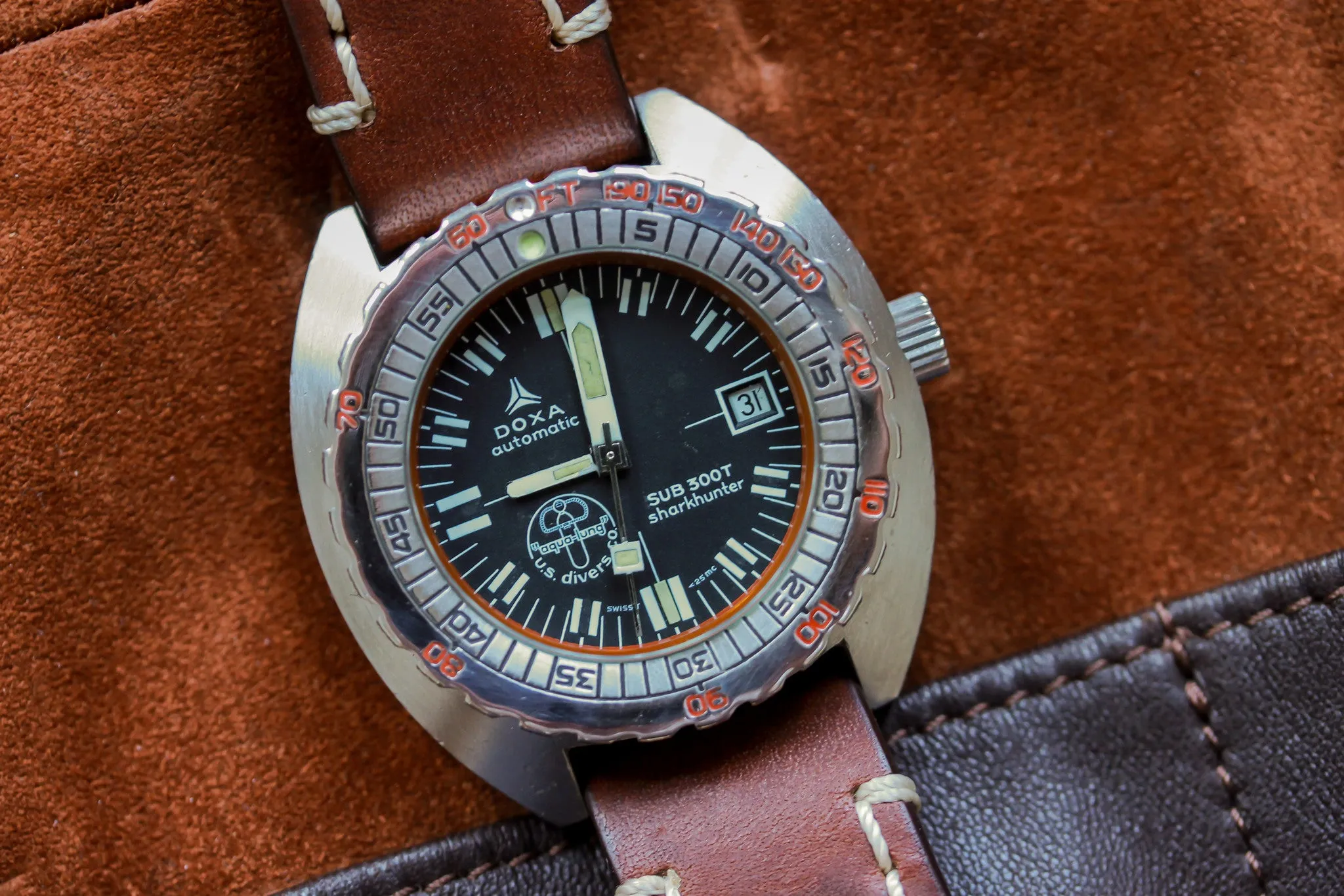 DOXA Sub 300T Sharkhunter Aqua Lung