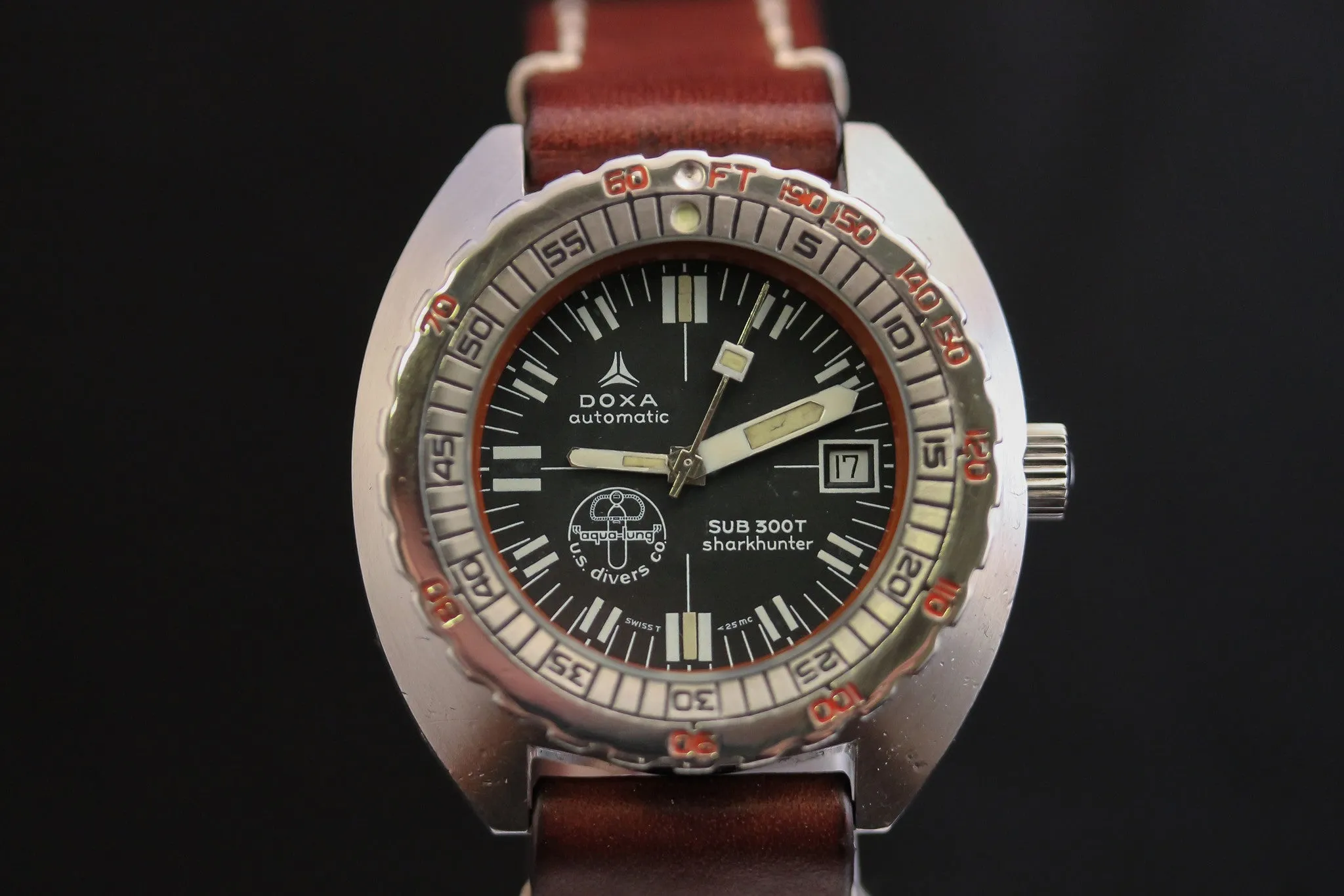 DOXA Sub 300T Sharkhunter Aqua Lung