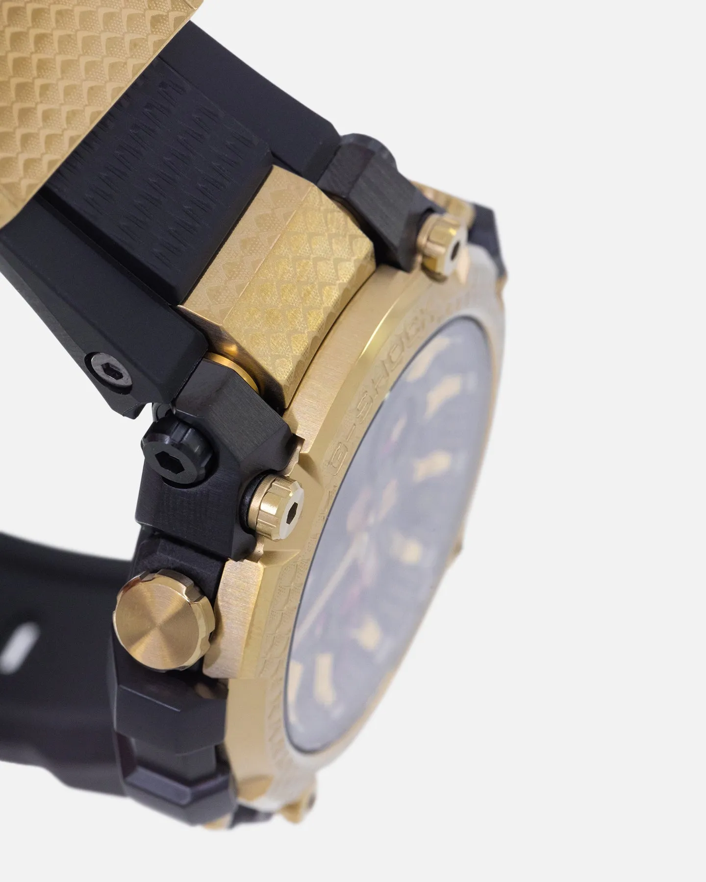 G-Shock MTG-B3000CXD-9ADR "Golden Dragon" Black/Gold