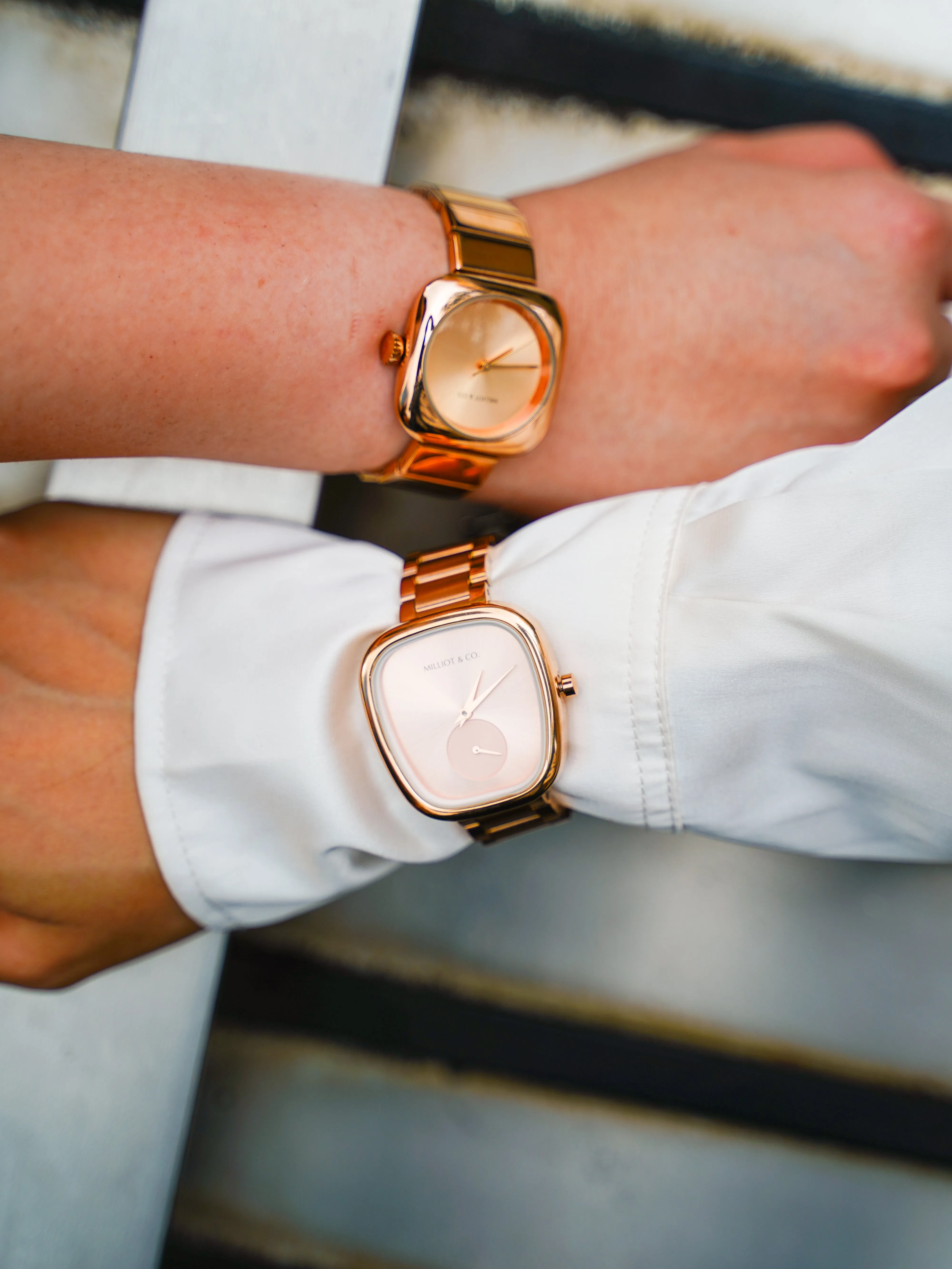 Nova Gold Mesh Analog Watch (Gold)
