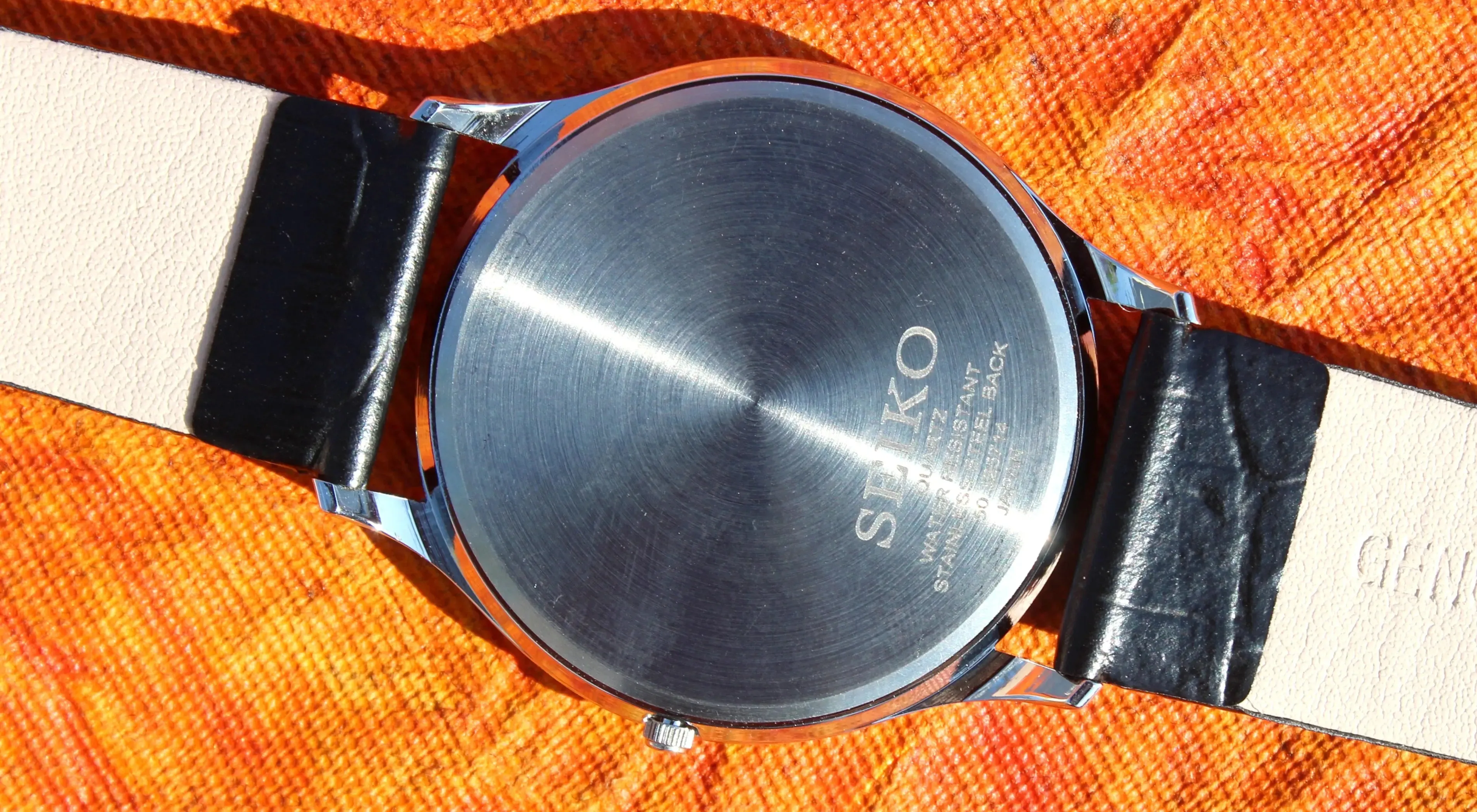 Seiko Quartz Slim Wristwatch Two Hands Japan Made Stainless Steel Case Brown Dial