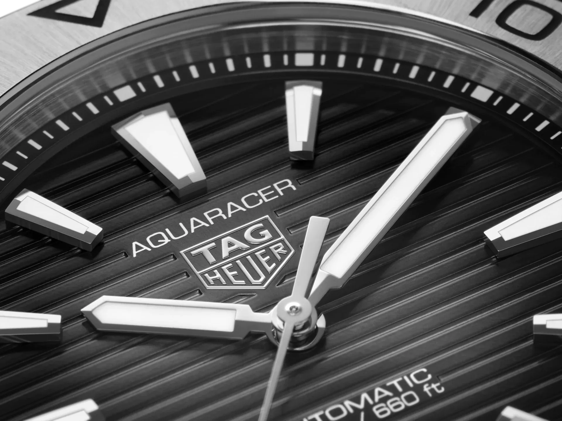 TAG HEUER AQUARACER PROFESSIONAL 200 DATE  WBP2110.BA0627